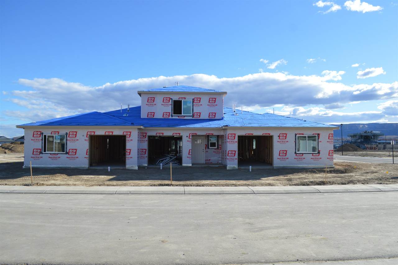 2351 Glen Canyon Avenue - Photo 1