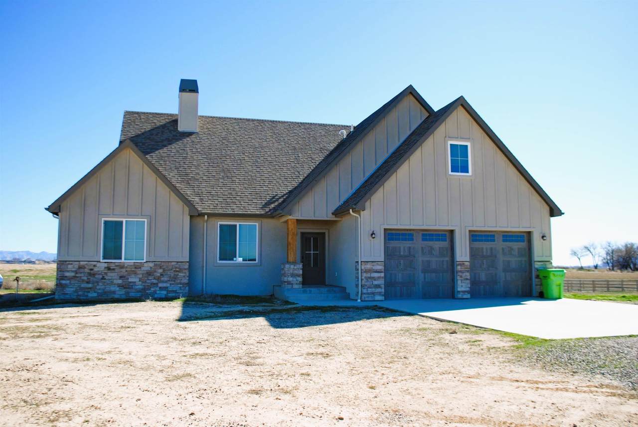 1660 8 Road - Photo 1