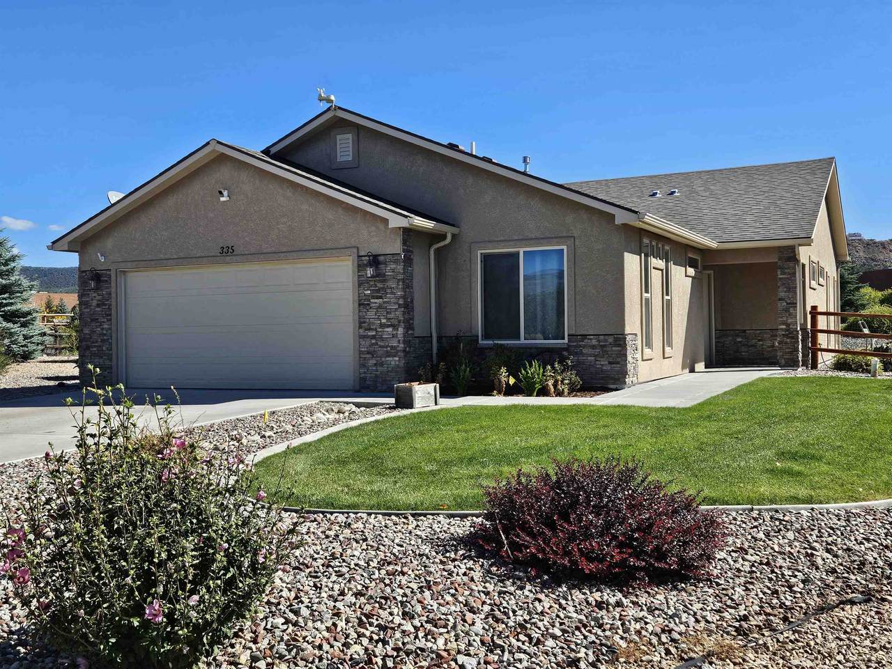 335 Cobblestone Court - Photo 1