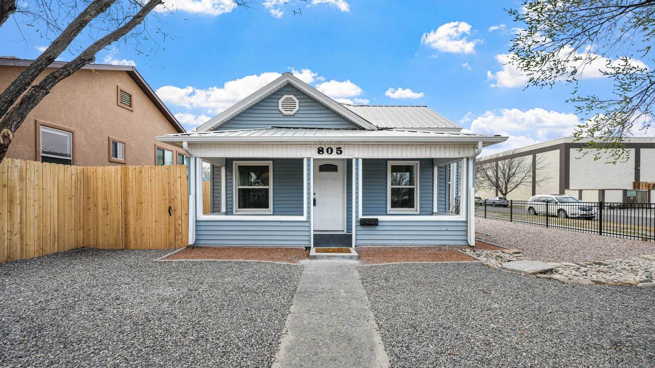 805 Colorado Avenue - Photo 1