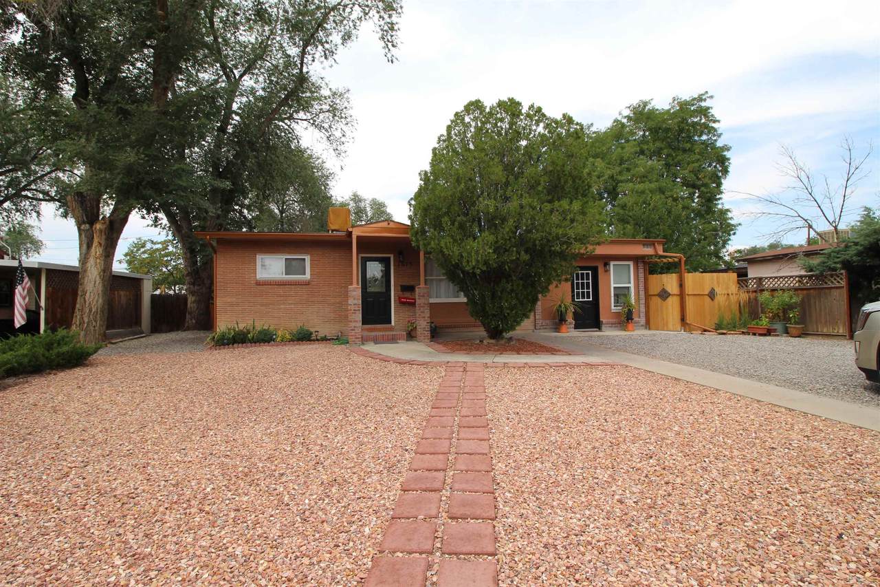 1615 20th Street - Photo 1