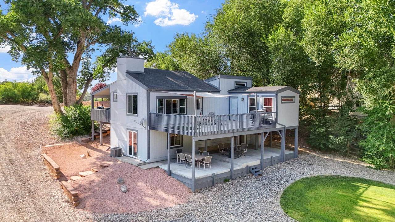 2582 Fox Run - Photo 1
