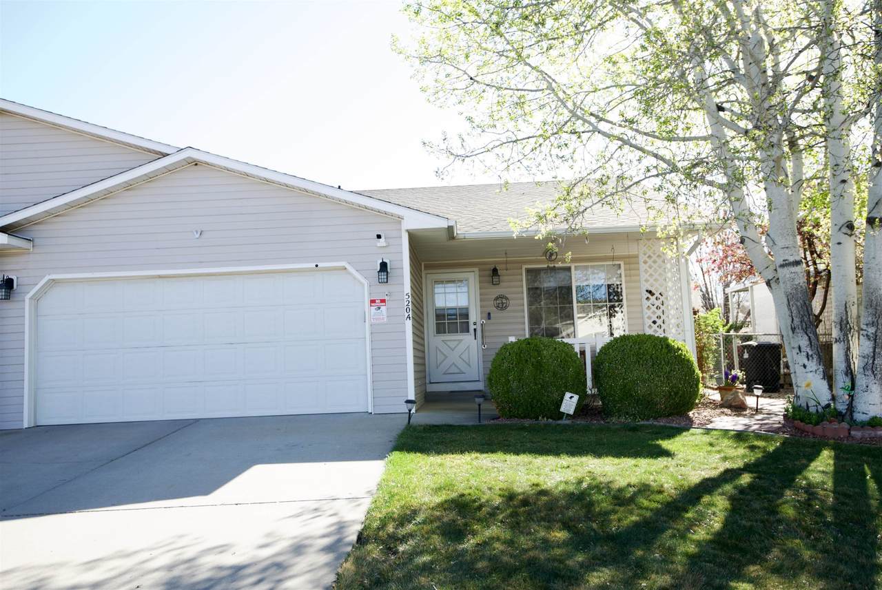 520 April Lane - Photo 1