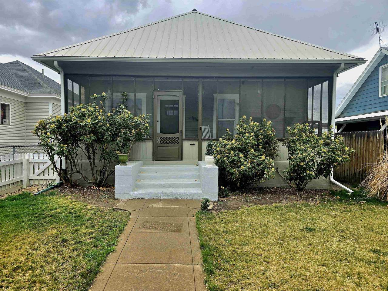 831 Palmer Street - Photo 1