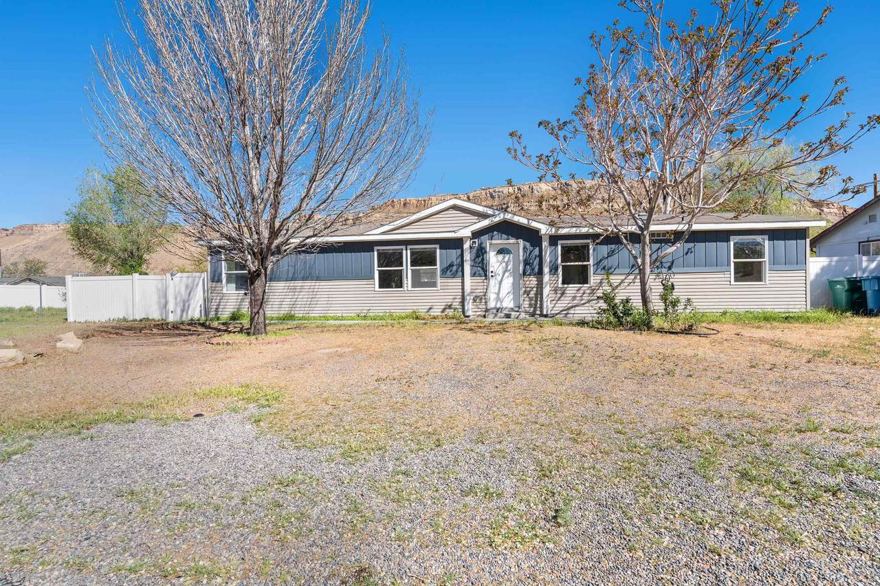 458 4th Street - Photo 1