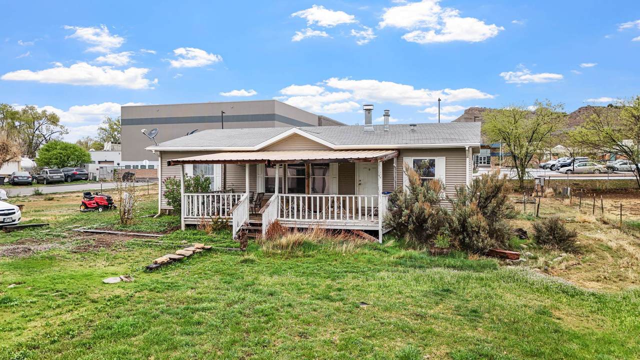 548 Lena Lane - Photo 1