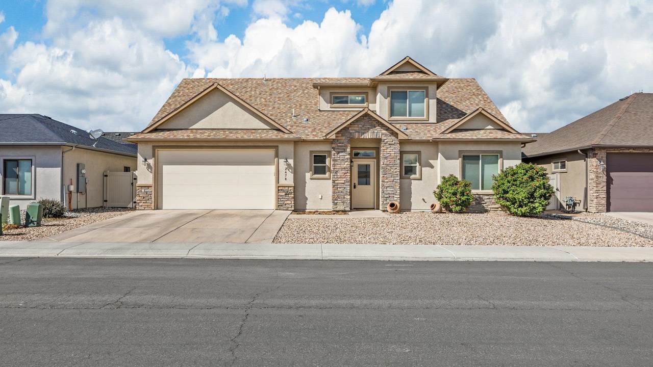 2478 Tiptop Avenue - Photo 1