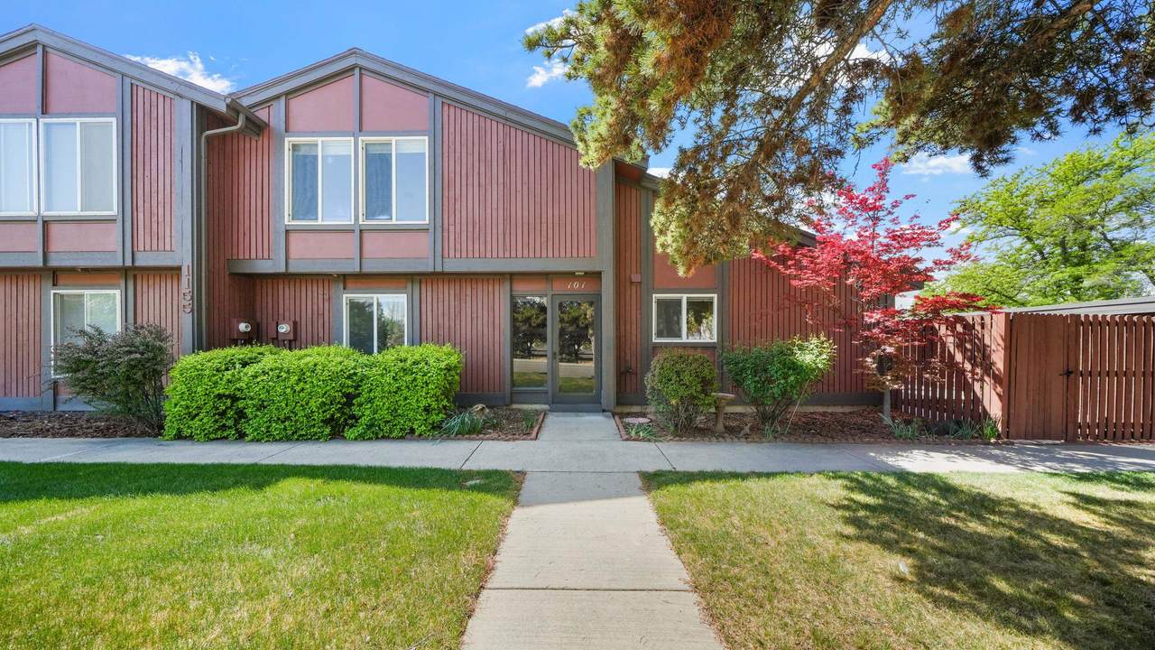 1155 Lakeside Drive - Photo 1