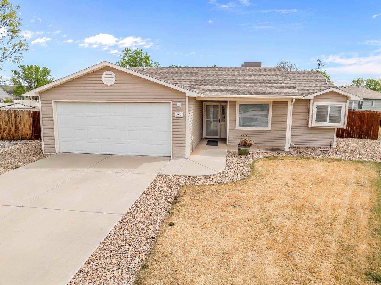144 Park Court - Photo 1