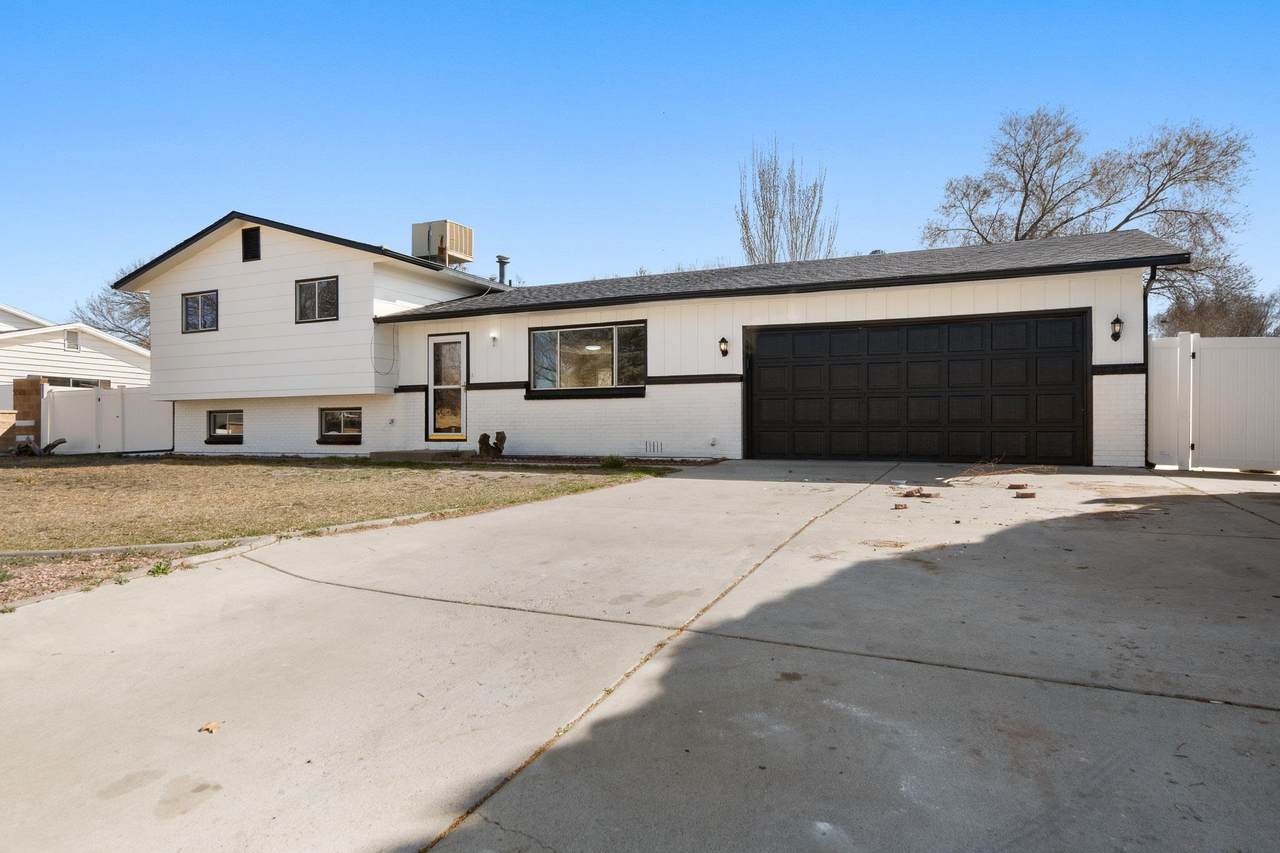 558 Mcmullin Drive - Photo 1
