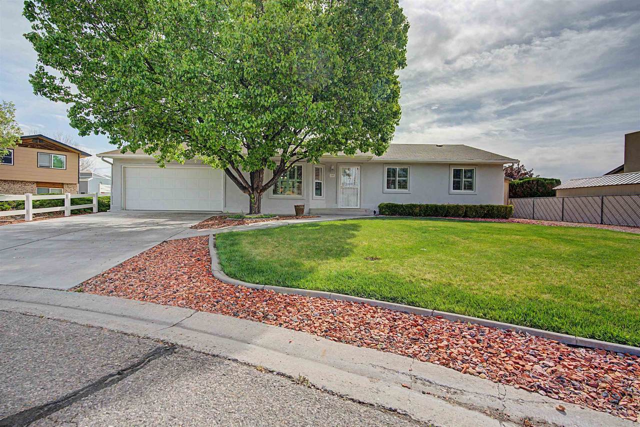 596 Valley Court - Photo 1