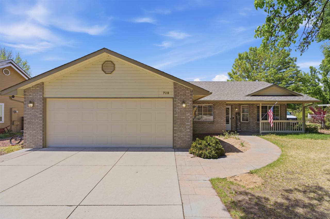 729 Monument View Drive - Photo 1