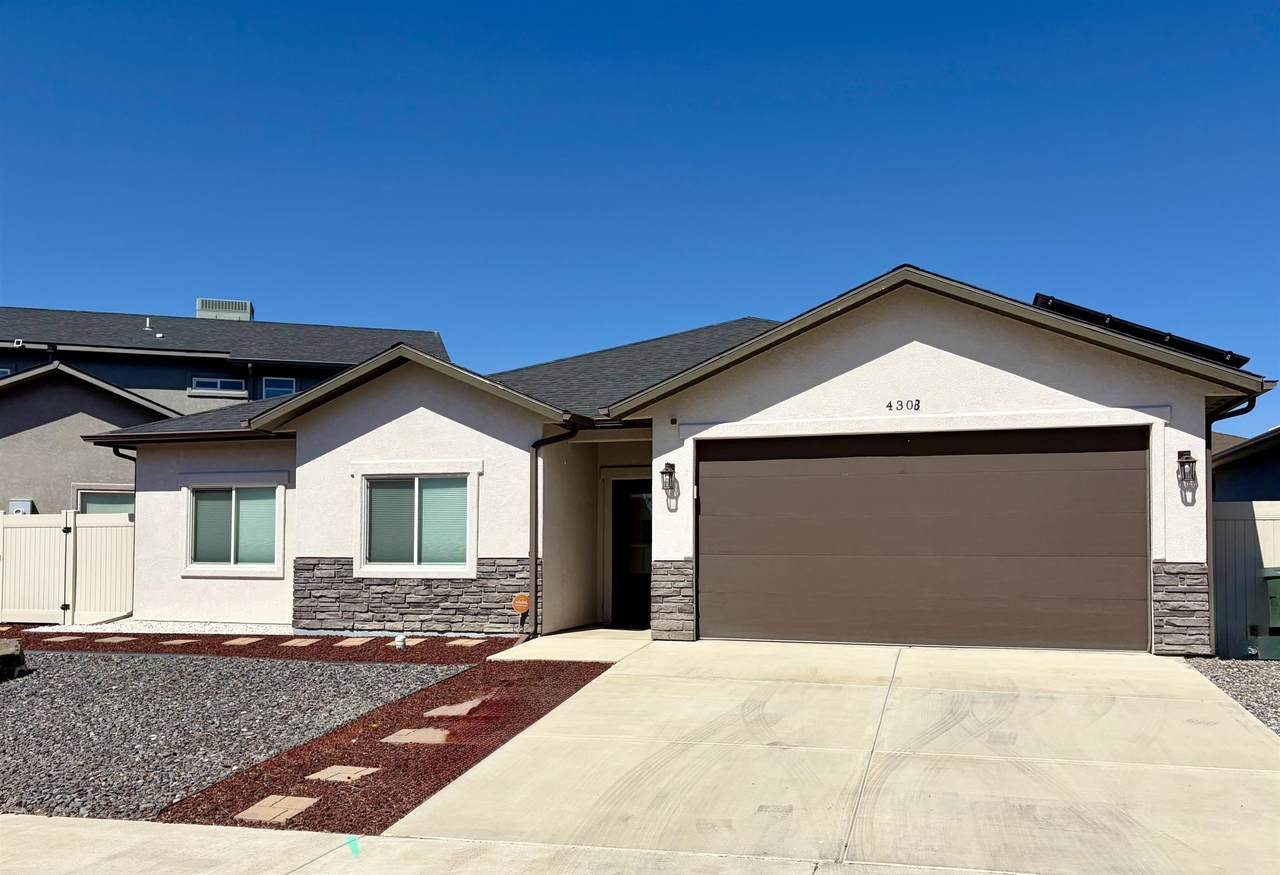 430 Donogal Drive - Photo 1