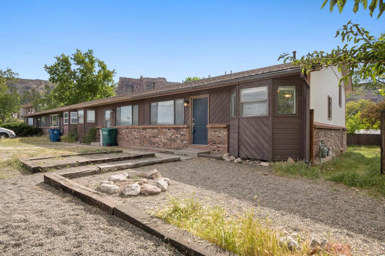 507 South Broadway - Photo 1