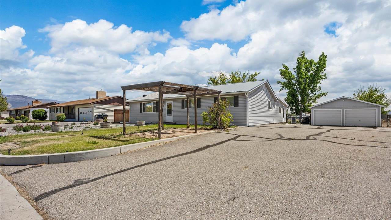 3179 Bunting Avenue - Photo 1