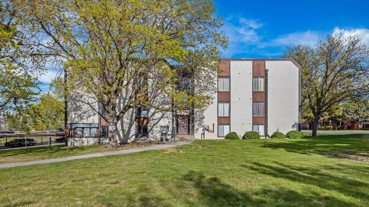 3146 Lakeside Drive - Photo 1