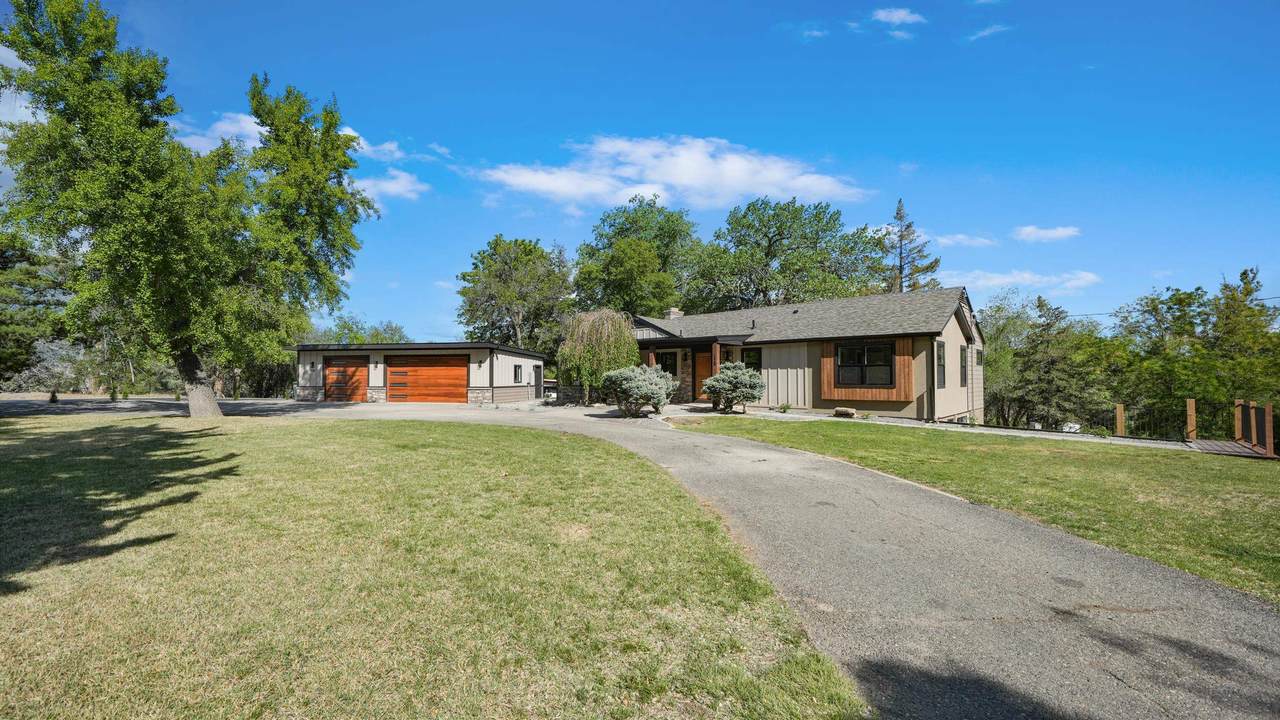 120 Hillcrest Drive - Photo 1