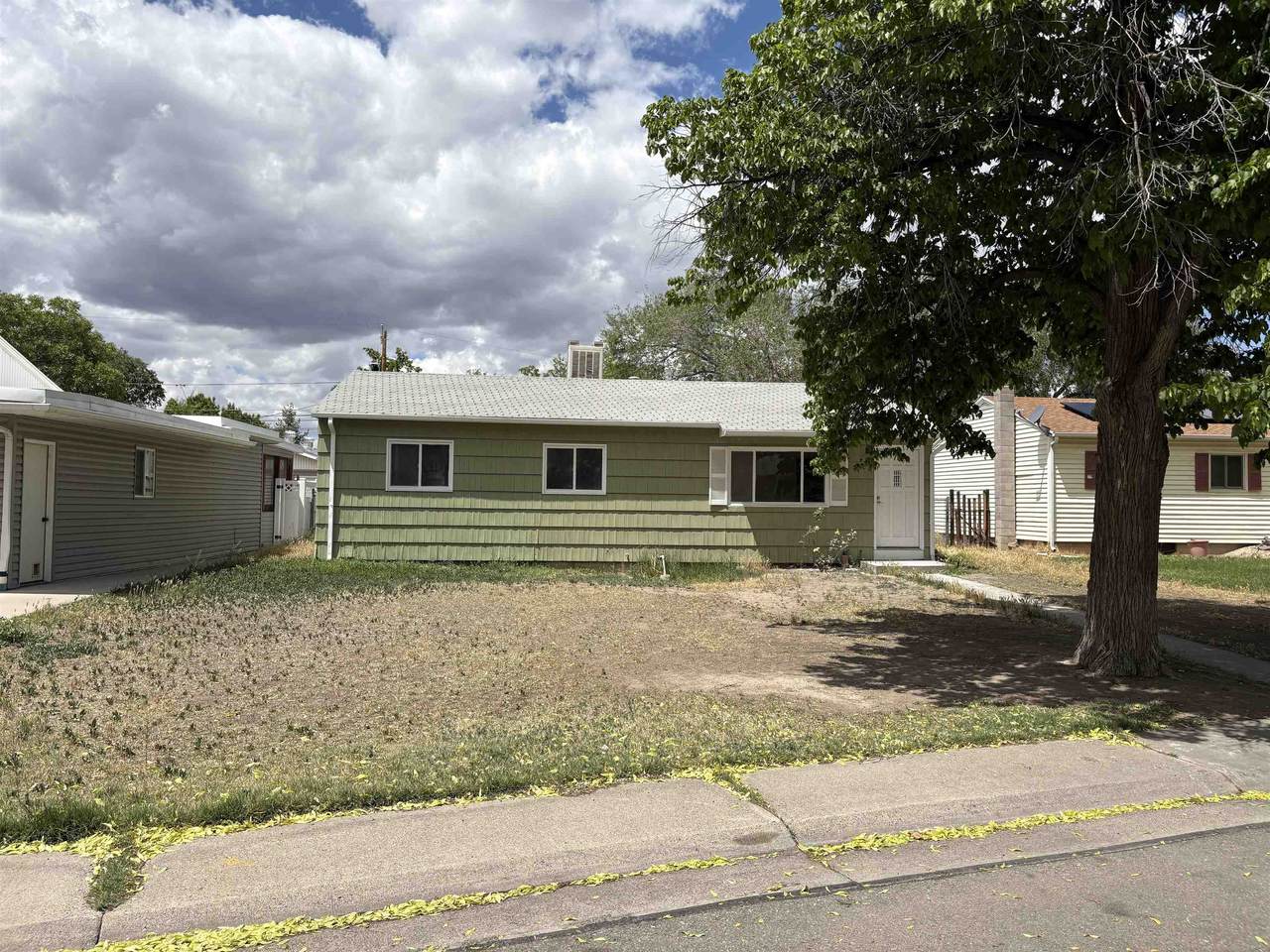 2015 21st Street - Photo 1