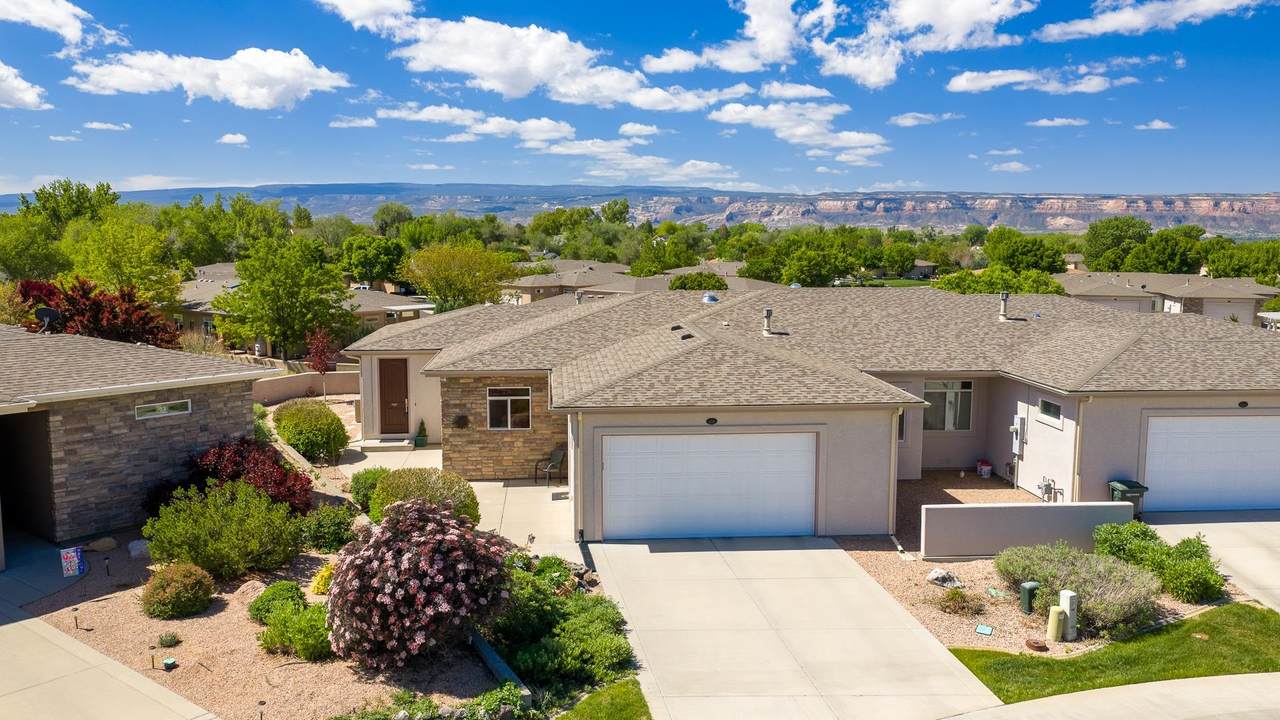 856 Summer Bend Court - Photo 1