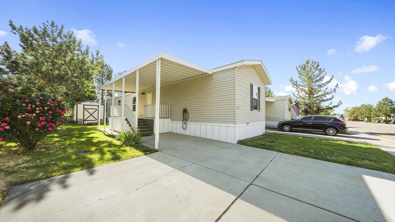 435 32 Road - Photo 1