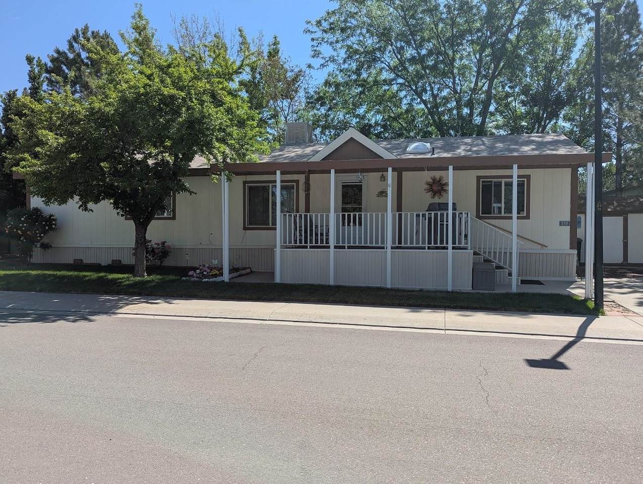 435 32 Road - Photo 1