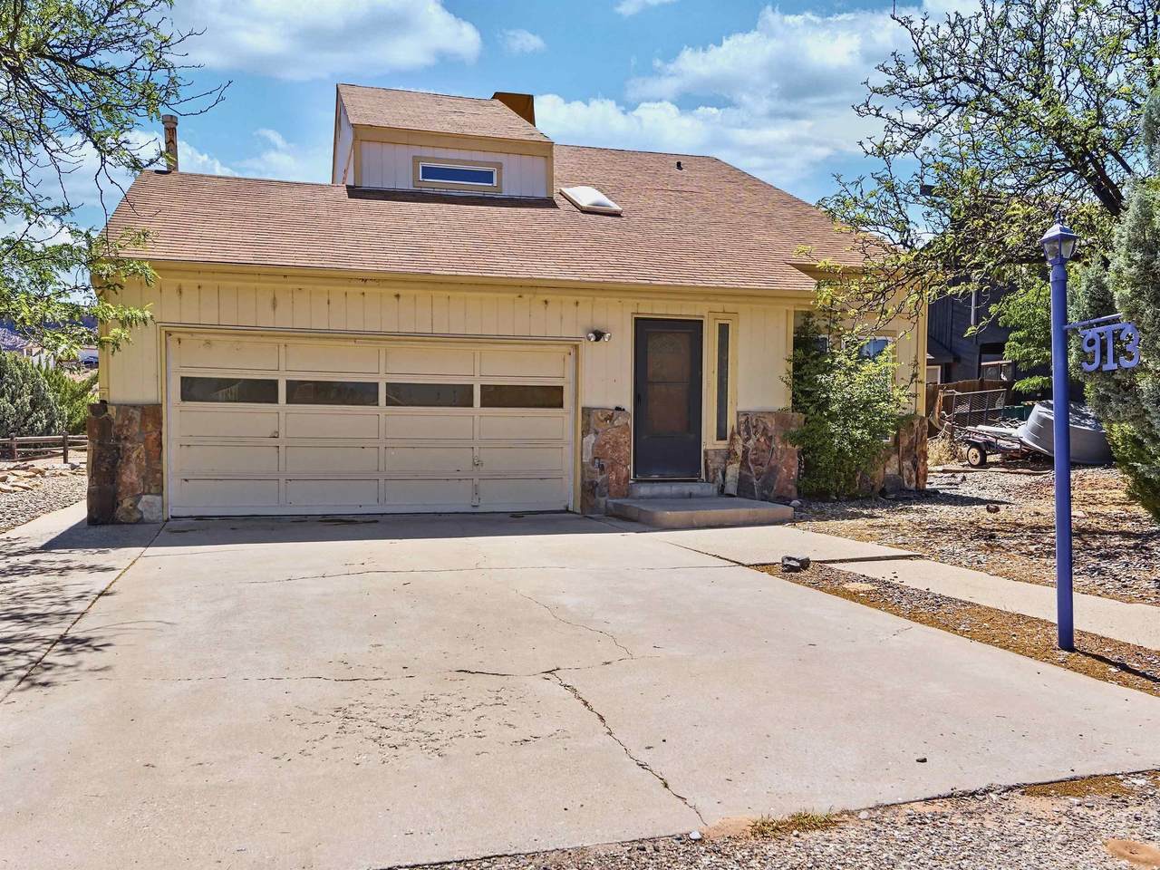 913 Squire Court - Photo 1