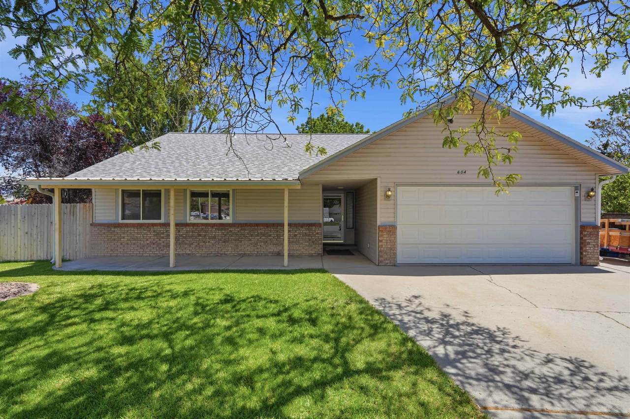 604 Sunset Court - Photo 1