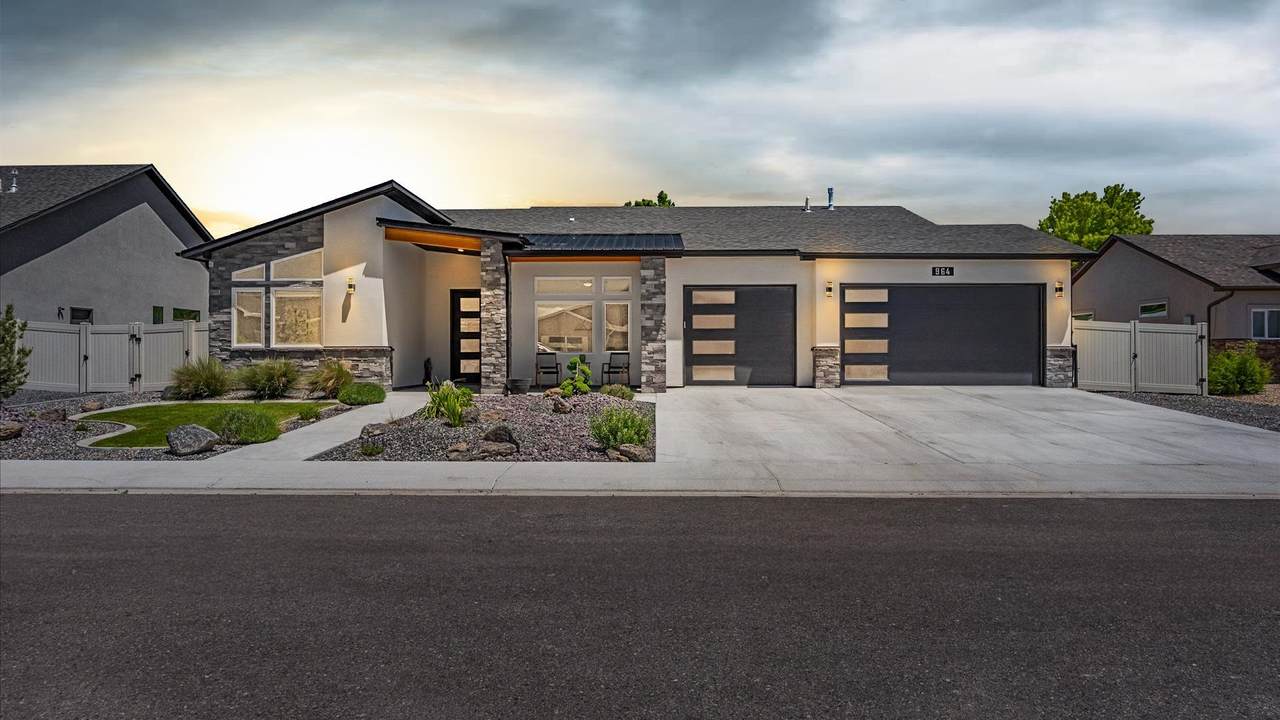 964 Golden Jubilee Drive - Photo 1