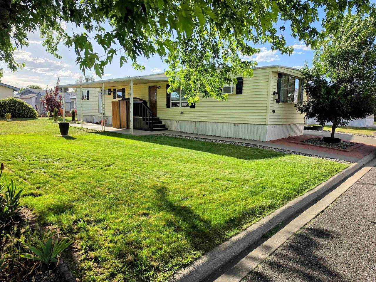 3195 F Road - Photo 1