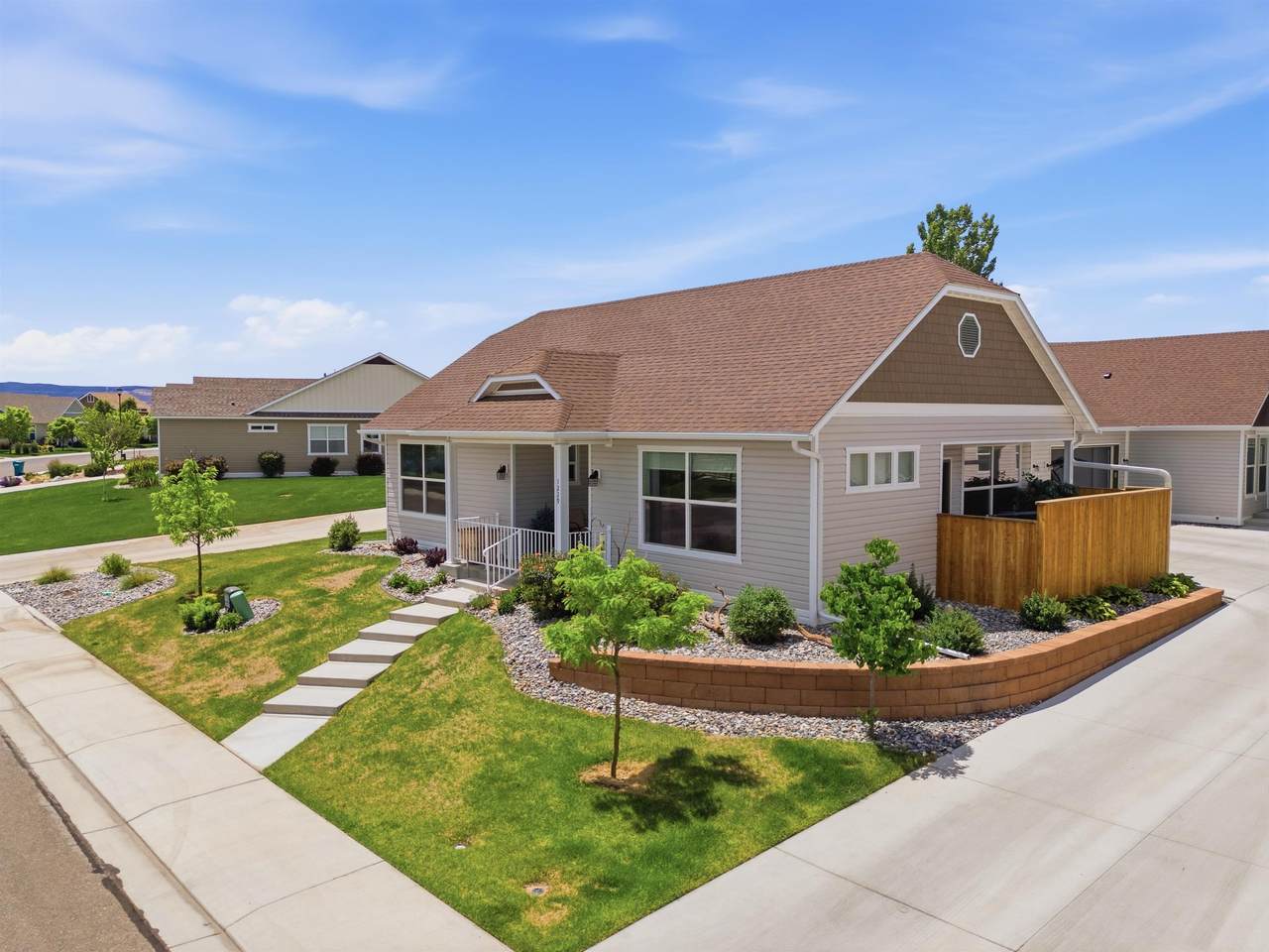 1229 Periwinkle Court - Photo 1