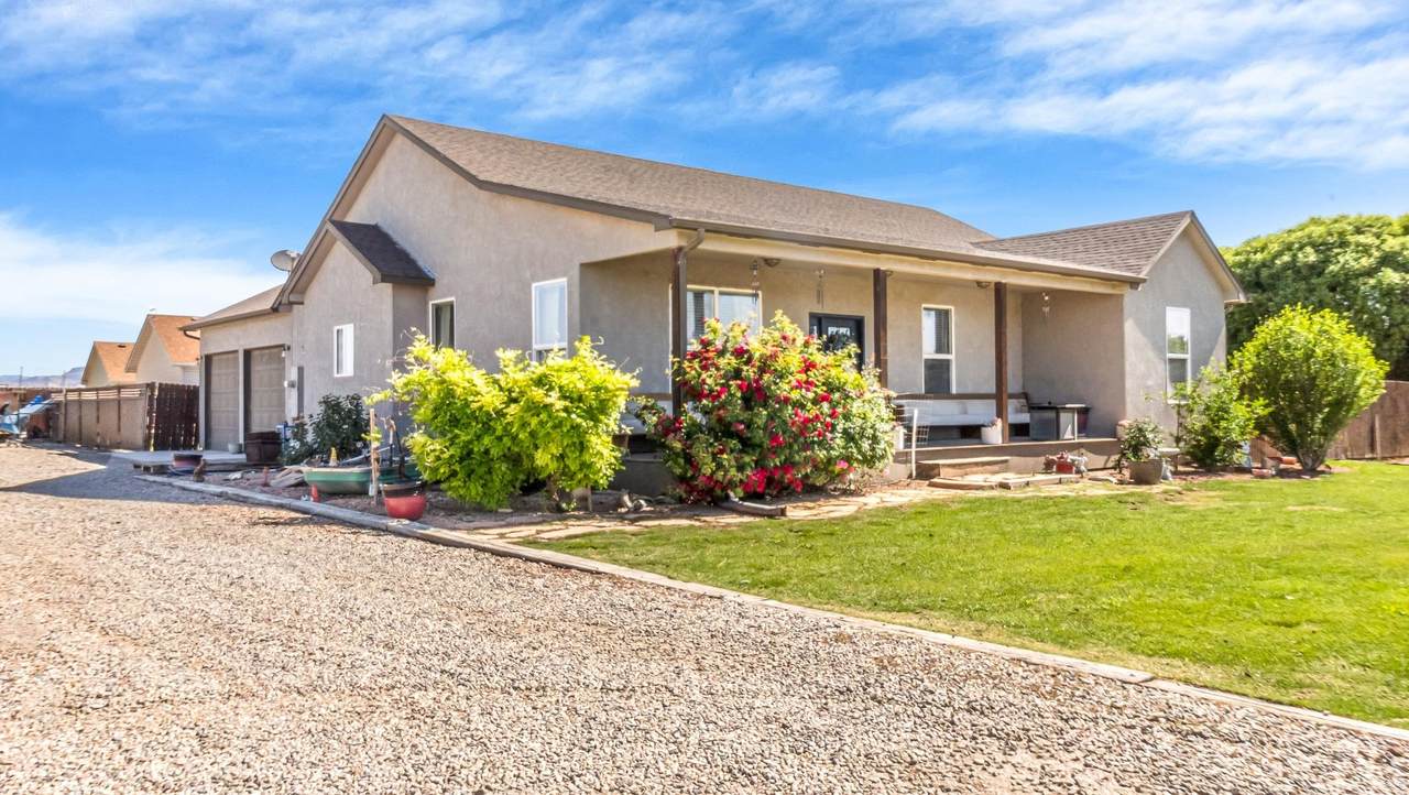 1348 13 Road - Photo 1