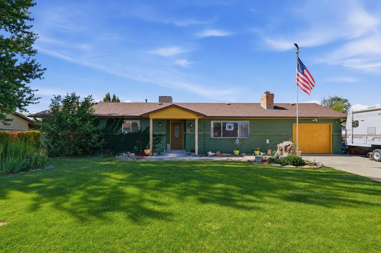 3181 Elm Avenue - Photo 1