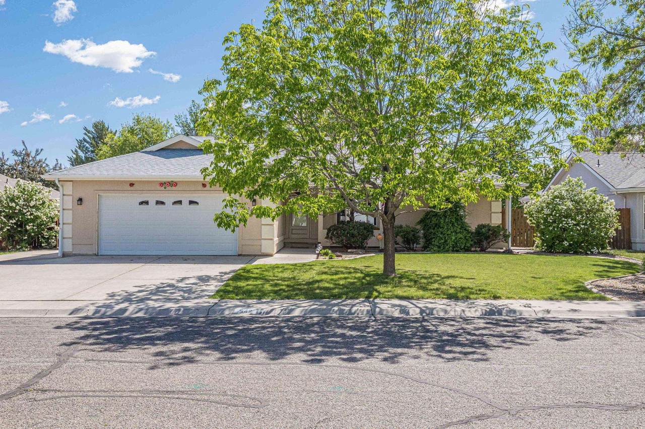 542 Willow Street - Photo 1