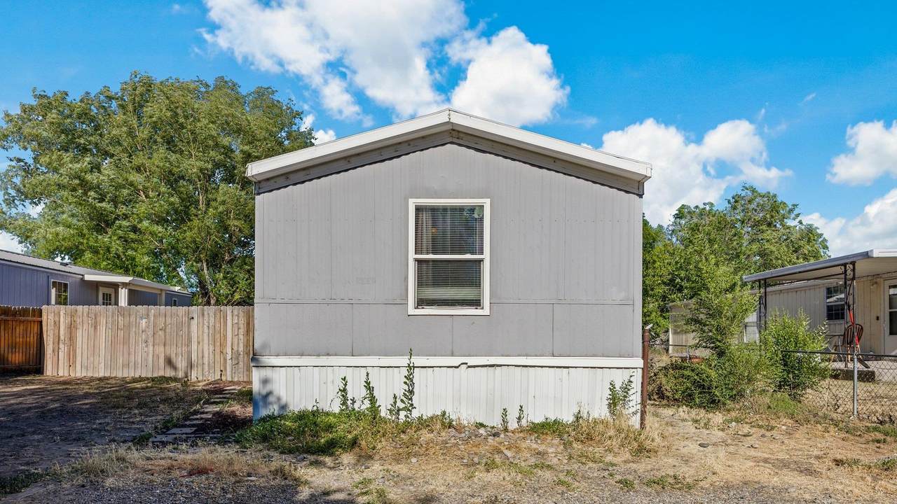 195 Honeysuckle Circle - Photo 1
