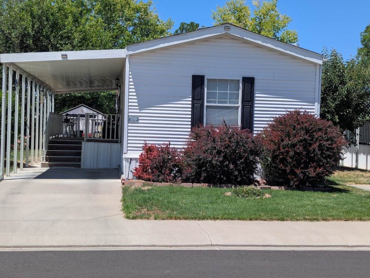435 32 Road - Photo 1