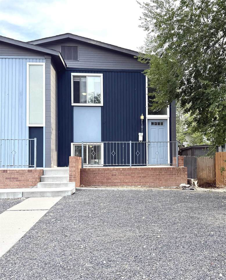 1011 Belford Avenue - Photo 1