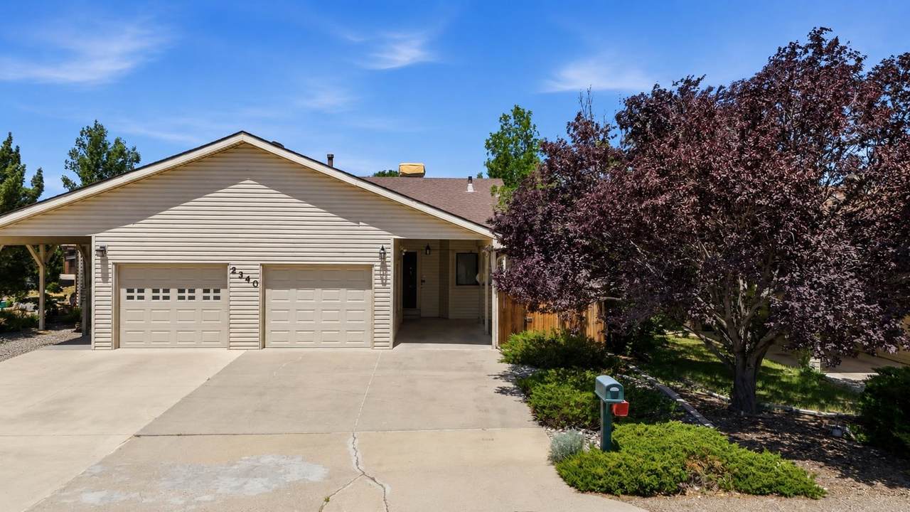 2340 Rattlesnake Court - Photo 1