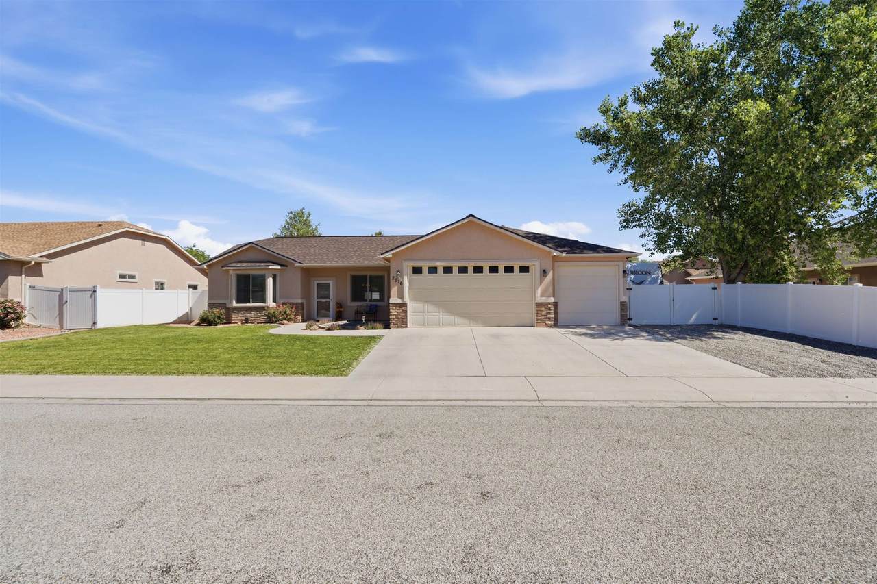 2916 Brook View Lane - Photo 1