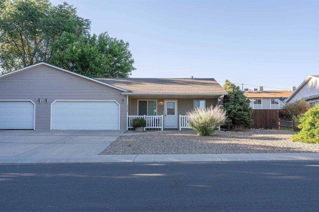 2942 Sandra Avenue - Photo 1