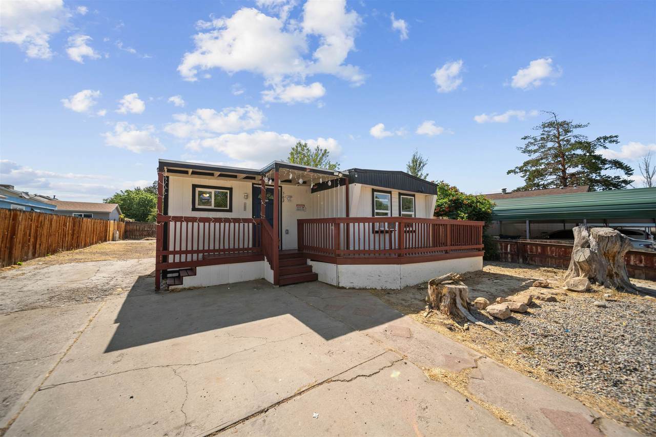 562 Eastwood Drive - Photo 1