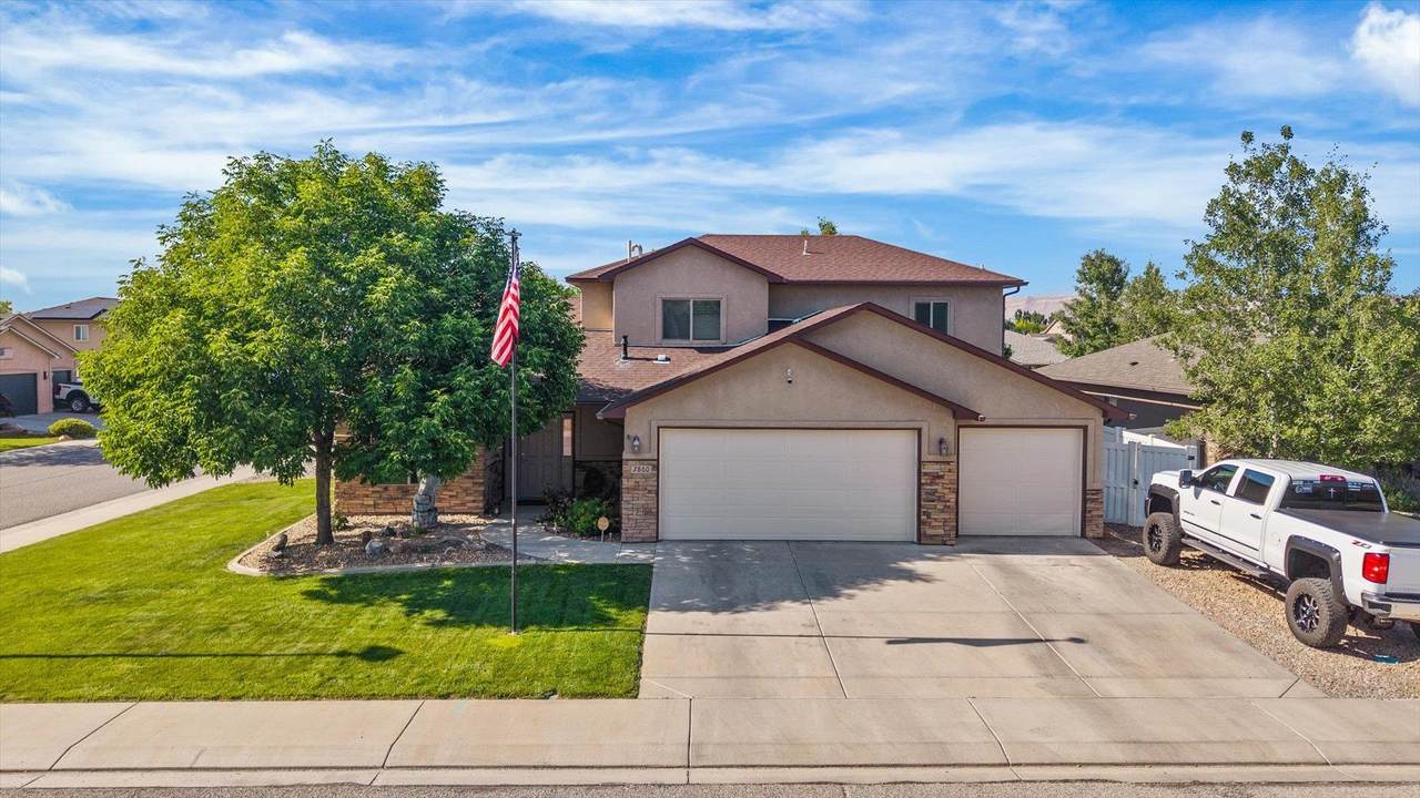 2860 Victoria Drive - Photo 1
