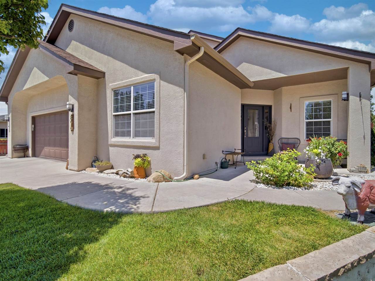 896 Trappers Court - Photo 1