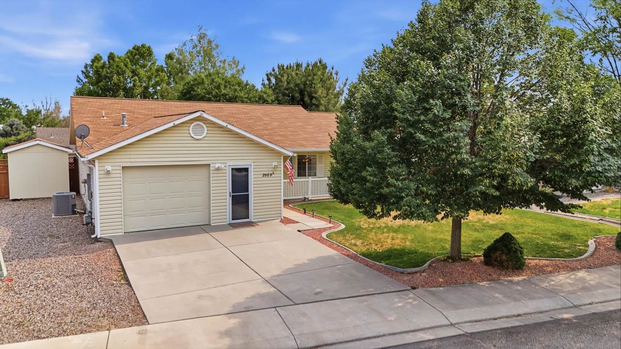 2989 1/2 Summerbrook Drive - Photo 1
