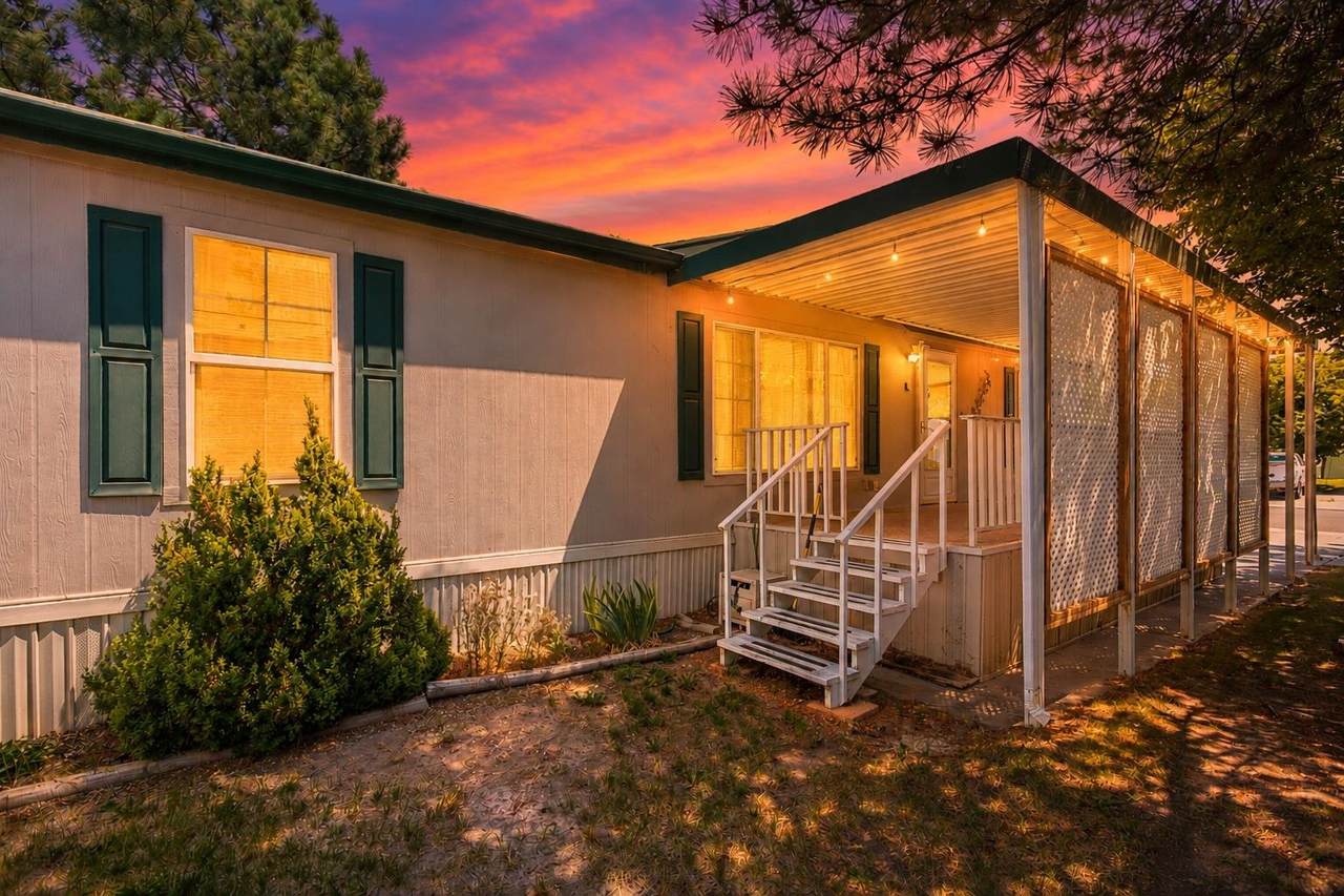 435 32 Road - Photo 1