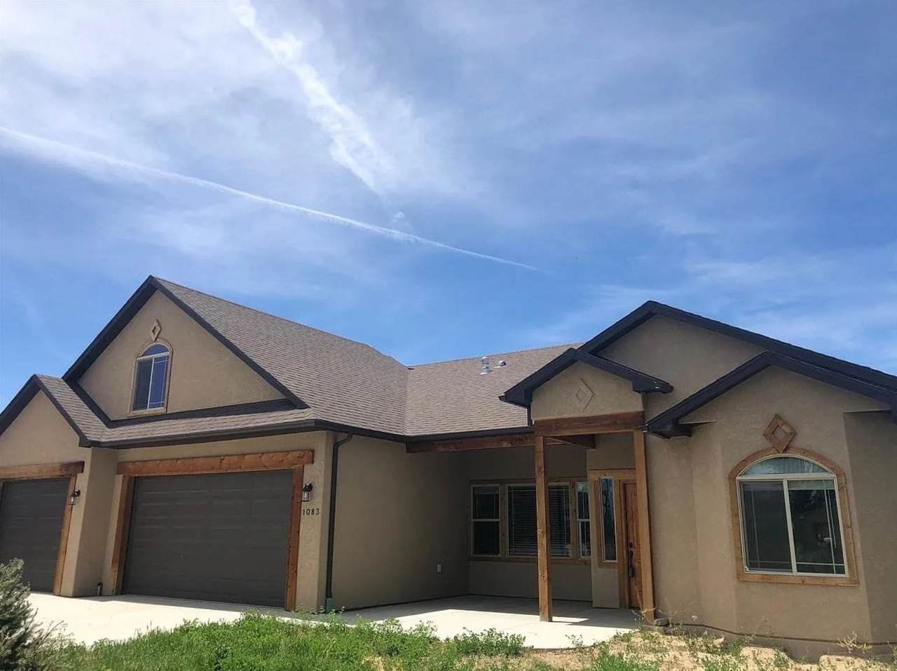 1083 20 Road - Photo 1