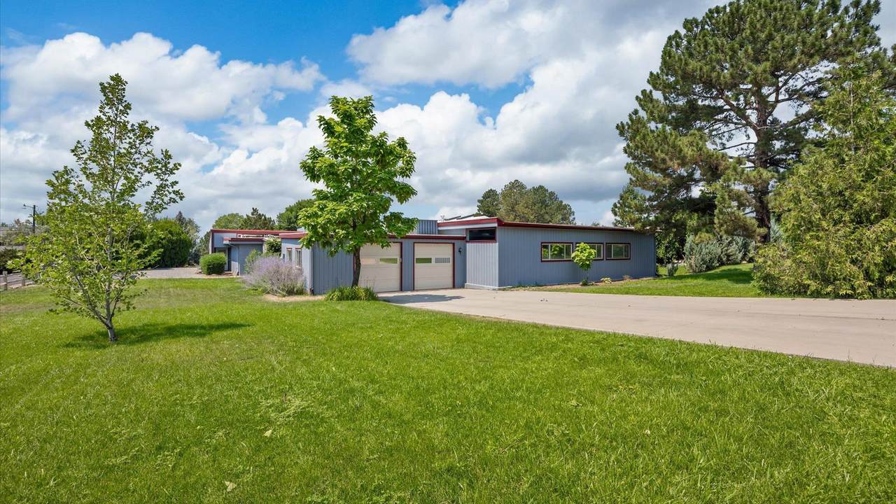 688 Stepaside Drive - Photo 1