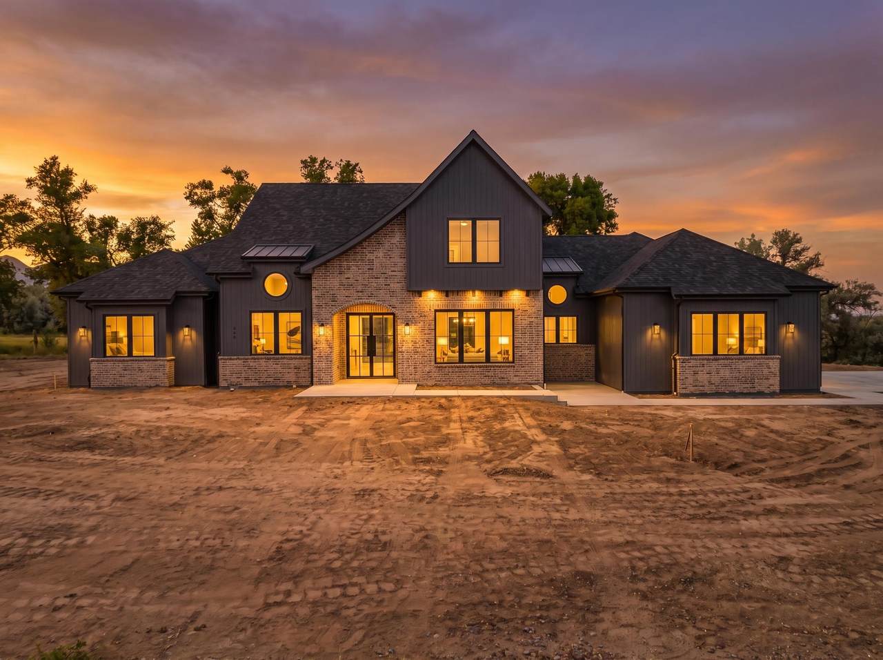 657 Ellen Drive - Photo 1