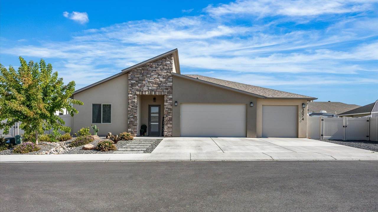 3074 Thunderhead Way - Photo 1