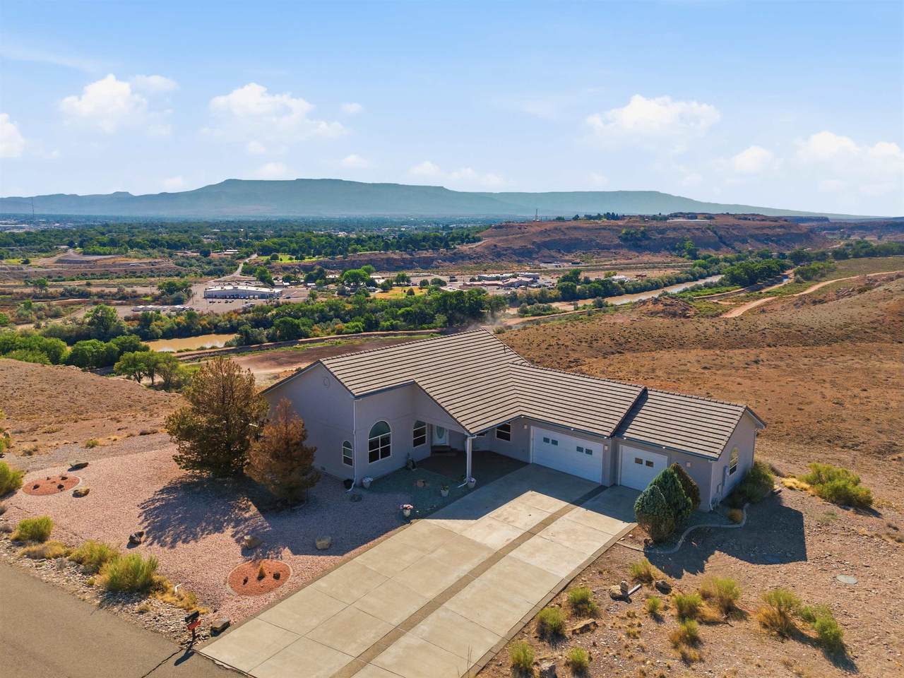 2543 Grand Overlook Drive - Photo 1