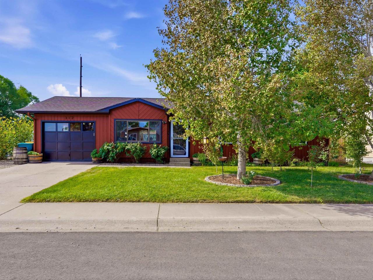 312 Concord Drive - Photo 1